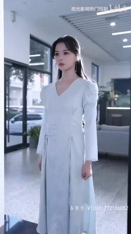 《重生后她转身投入死对头的怀抱》-VIP部落