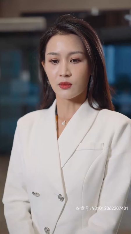 《商总别装了夫人是隐藏大佬》-VIP部落