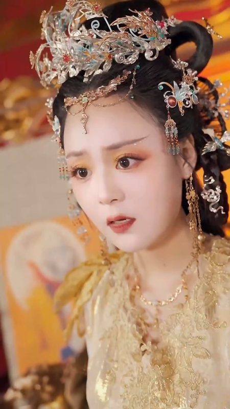 《当我穿越成女儿国先知》-VIP部落