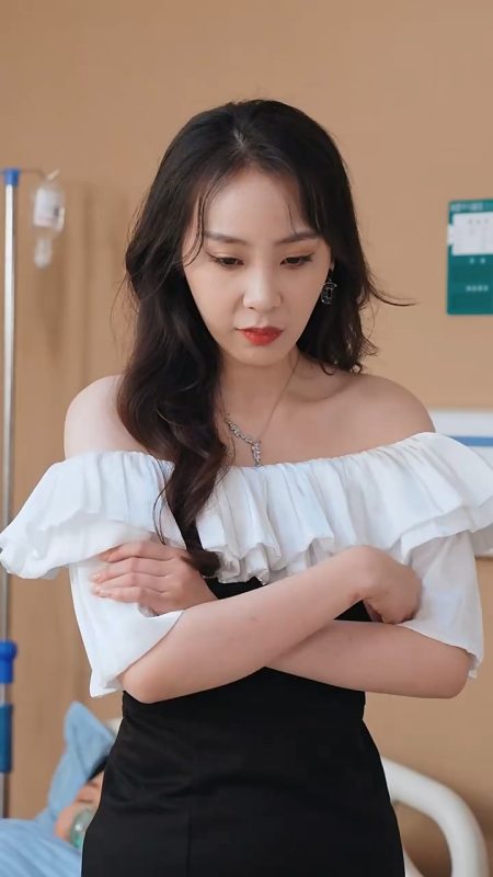 《贬值之美女主播爱上我》-VIP部落